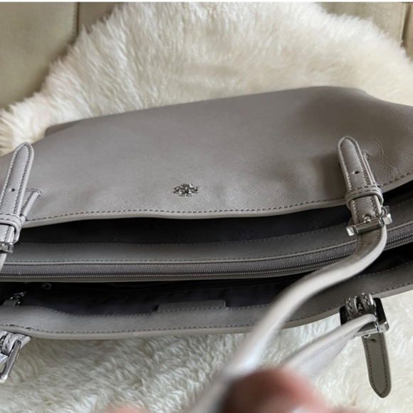 Tory Burch Robinson Tote - Picture 2 of 6
